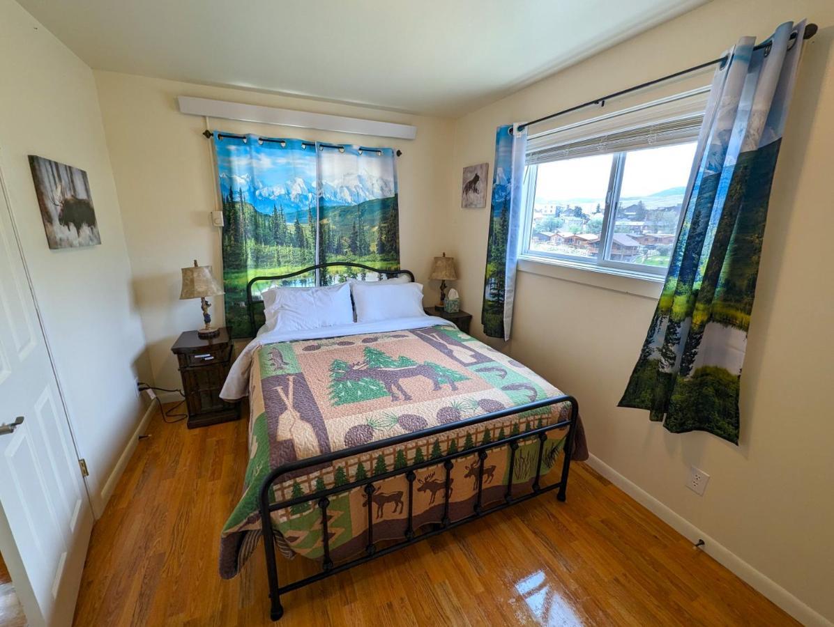 Yellowstone Treasure Guesthouses On The River Gardiner Exterior photo